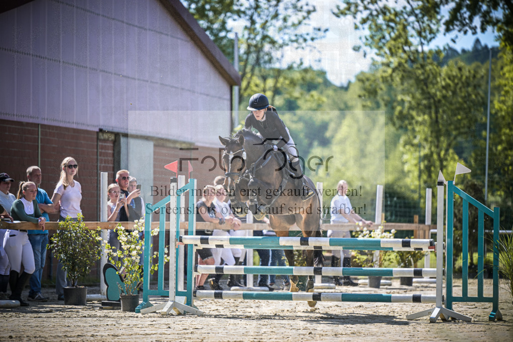 DOS_1738 | Entdecke hochwertige Reitturnierfotos von Foto Oger. Professionell, emotional und authentisch – jetzt Lieblingsmomente im Shop bestellen.Deutschlandweite Turnierfotografie. - Realisiert mit Pictrs.com