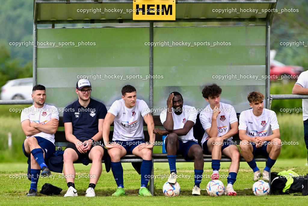 ATUS Velden vs. VST Völkermarkt | Spielerbank ATUS Velden, #17 Bojan Cubrilo ATUS Velden, #19 Luca Kopeinig ATUS Velden, #28 Kevin Mpaka ATUS Velden, #20 Alessandro Kiko ATUS Velden, #21 Dardan Kameraj ATUS Velden, ATUS Velden vs. VST Völkermarkt, ATUS Velden vs. VST Völkermarkt am 30.05.2024 in St. Egyden (Sportpark St. Egyden), Austria, (Photo by Bernd Stefan)