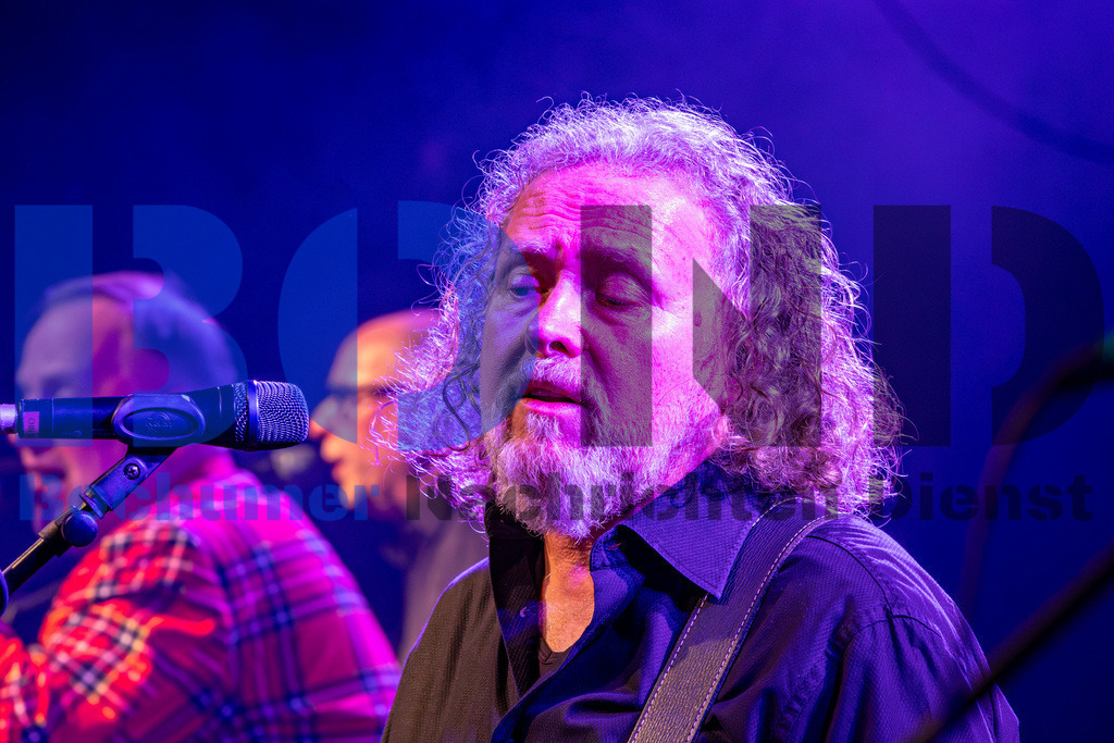 SES_GBAZEC20241227-21 | bond - Realisiert mit Pictrs.com