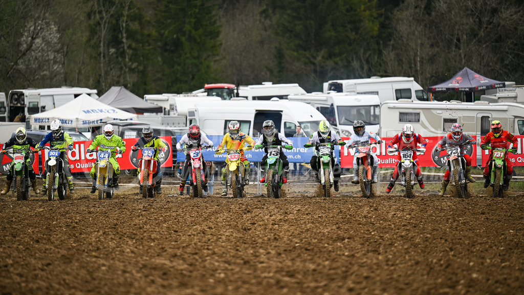 Motocross Schlatt bei Winterthur - 30. April 2023 | Start in der Kategorie Senioren am Motocross Schlatt bei Winterthur, 30. April 2023. 
Instagram: @mx_schlatt | @mc_wila | @sam_schweiz
Bild: Sportfotografie Markus Aeschimann | www.markus-aeschimann.ch - Realisiert mit Pictrs.com