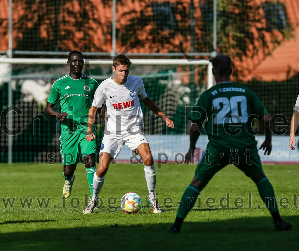 2023-09-10_056_SV_Eichenried_gegen_FC_Eitting | Eichenried, Deutschland, 10.09.2023:
Fußball, Kreisliga 2023 / 2024, 8. Spieltag, SV Eichenried gegen FC Eitting, Endergebnis: 1:2

Johannes Lenz (FC Eitting, #3), Bastian Reuel (SV Eichenried, #20)

Foto: Christian Riedel / fotografie-riedel.net