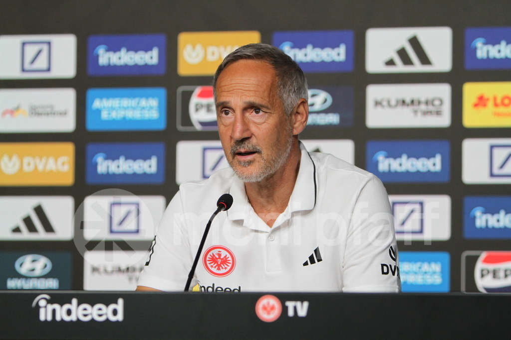 Adi_Hütter_Eintracht Frankfurt_Trainer | Adi_Hütter_Eintracht Frankfurt_Trainer - Realisiert mit Pictrs.com