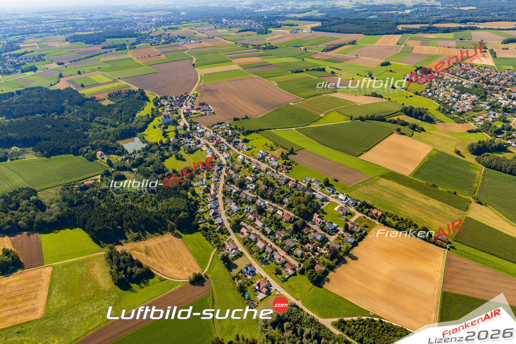 Klassische Luftaufnahme ohne Drohne zeigt:Harthausen bei Rettenbach - Die Luftbildaufnahme wurde 2025 vom UL-Flugzeug heraus erstellt ( keine Drohne ) - Hochauflösende Luftaufnahme -Nicht vergleichbar mit Google Maps oder Satelittenbilder- Die Geschenkidee !Mit Lizenz und Bildrechte bestellbar