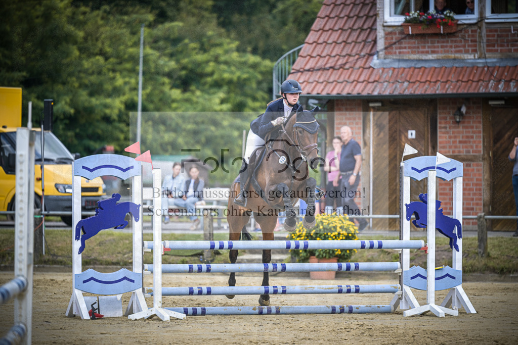 DOS_2909 | Entdecke hochwertige Reitturnierfotos von Foto Oger. Professionell, emotional und authentisch – jetzt Lieblingsmomente im Shop bestellen.Deutschlandweite Turnierfotografie. - Realisiert mit Pictrs.com