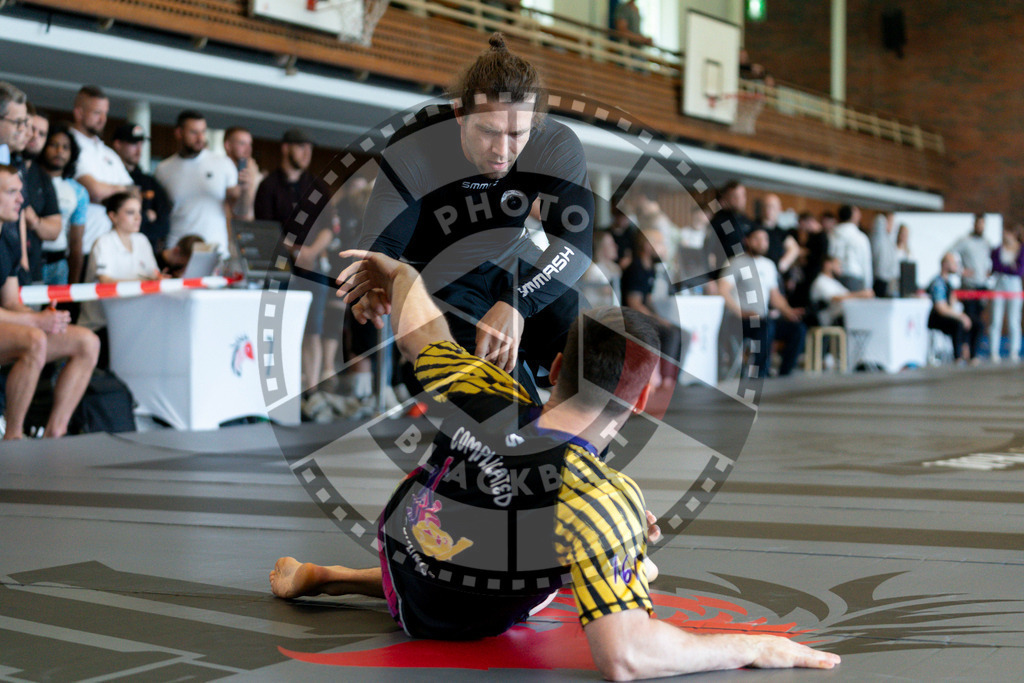 20240608PBB00872 | Fighters compete during the ILLCS VII summer edition luta livre competition in Hannover, Germany, on June 8, 2024.