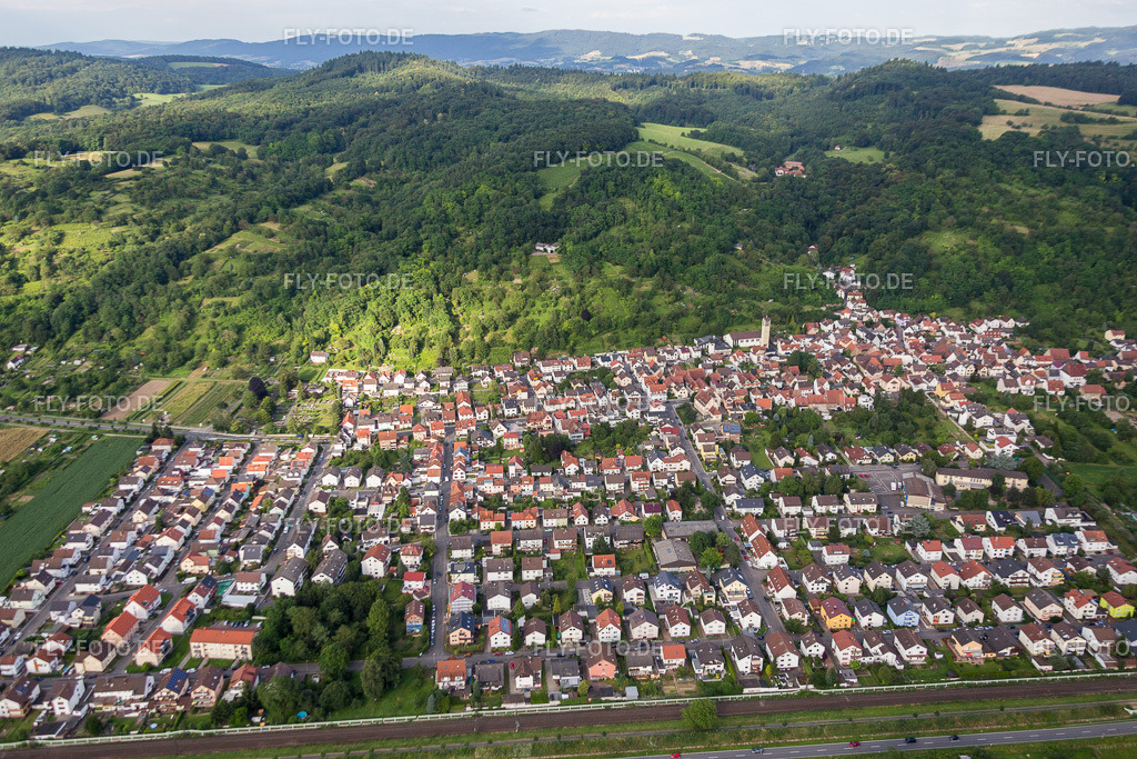 Dorf - Ansicht am Rande von landwirtschaftlichen Feldern und Nutzflächen in Sulzbach | Luftbild: Dorf - Ansicht am Rande von landwirtschaftlichen Feldern und Nutzflächen in Sulzbach im Ortsteil Sulzbach in Weinheim im Bundesland Baden-Württemberg in Deutschland. Foto: IMG_090678.jpg vom 04.07.2016 durch Werner Riehm/FLY-FOTO.de - Realisiert mit Pictrs.com