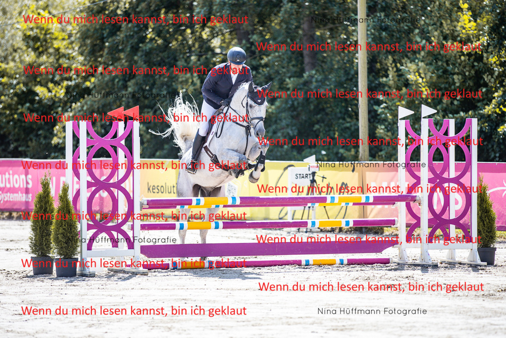 BK1A4986 | Turnierbilder Turnierfotos Nina Hüffmann Turnierfotografie Pferdefotografie Tierzeichnung Haustierzeichnung Pferdezeichnung Hundezeichnung Videograf  - Realisiert mit Pictrs.com