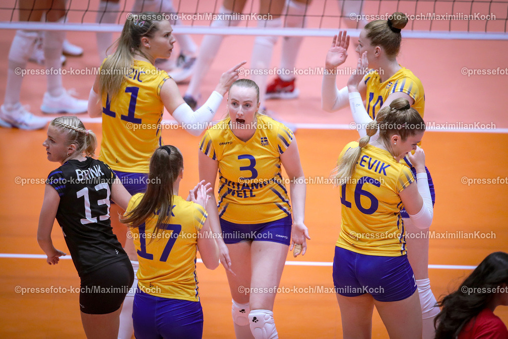 EuroVolley18082302016 | 17.08.2023, CEV EuroVolley 2023, Volleyball-Europameisterschaften der Frauen, Gruppenphase Gruppe C, Tag2, CASTELLO Düsseldorf: Tag2 , Türkei vs Schweden. Linda ANDERSSON (SWE) jubelnd