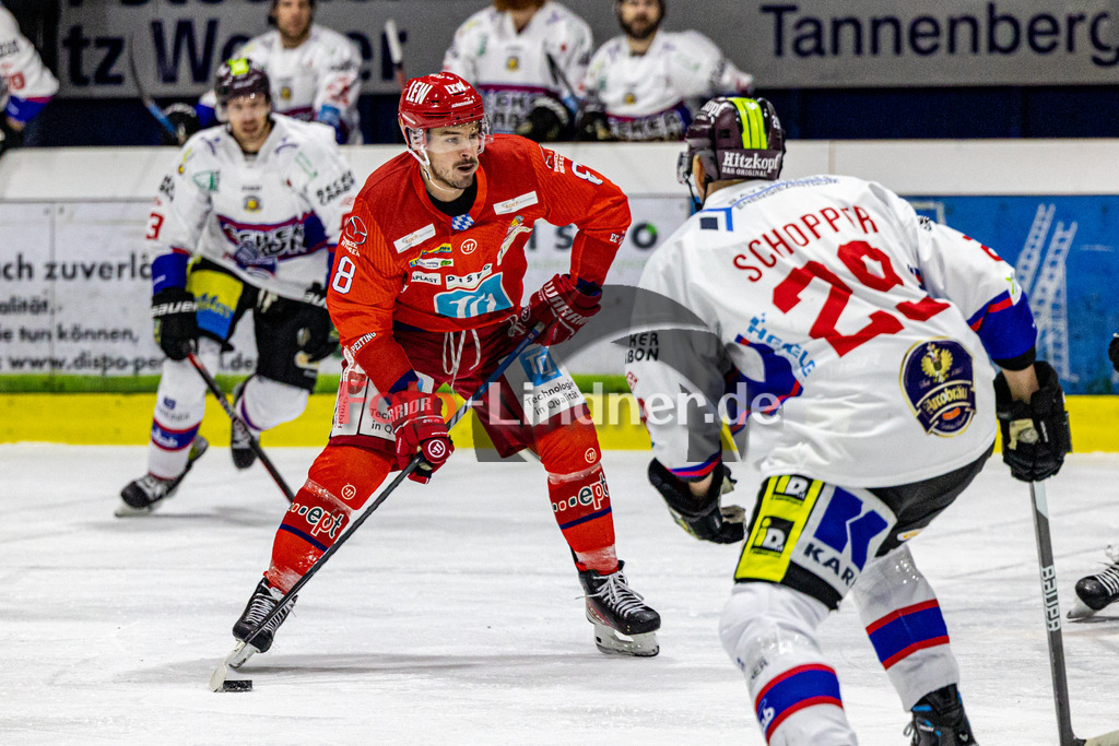 EC Peiting vs Deggendorfer SC | Eishockey Oberliga Süd 2023/2024, EC Peiting vs Deggendorfer SC, 20231119,
Schuss Felix BRASSARD (ECP 8),
2023-11-19 in Peiting (Eisstadion)
8 Felix BRASSARD (ECP 8), 29 Benedikt SCHOPPER (DSC 29), 43 Antonin DUSEK (DSC 43)
Copyright: WolfgangxLindner foto-lindner.de