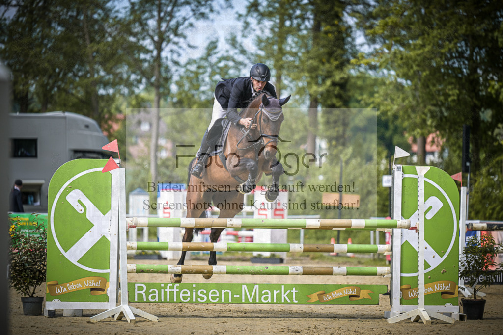 DOS_8232 | Entdecke hochwertige Reitturnierfotos von Foto Oger. Professionell, emotional und authentisch – jetzt Lieblingsmomente im Shop bestellen.Deutschlandweite Turnierfotografie. - Realisiert mit Pictrs.com
