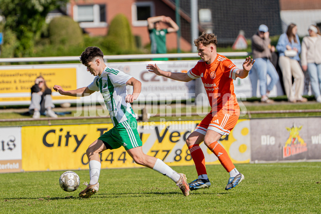 Fußball I Herren I Saison 2025-2026 I Bezirksliga Weser-Ems 4 I 29. Spieltag I TuS Lutten - SV Holdorf I 12252 | jns.sportfotos - Realisiert mit Pictrs.com