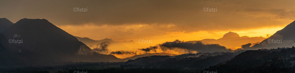 Abendstimmung Gailtal gelb_20220620-202456 | Fatzi Bilder-Archiv! 
Die Bilder sind für private Nutzung lizenzfrei. Die kommerzielle Nutzung ist möglich und erwünscht, jedoch bitte ich um vorherige Kontaktaufnahme per E-Mail (info@fatzi.at) oder unter +43 650 7828269 - Realisiert mit Pictrs.com