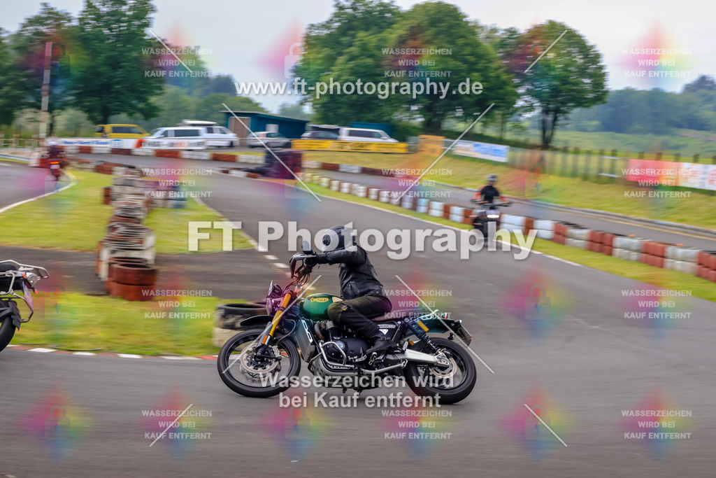 OBK-5613 | Hier findet Ihr Bilder von Touristenfahrten auf der Nürburgring Nordschleife oder von anderen Veranstaltungen die ich besucht habe. Viel Spass beim Durch Schauen 