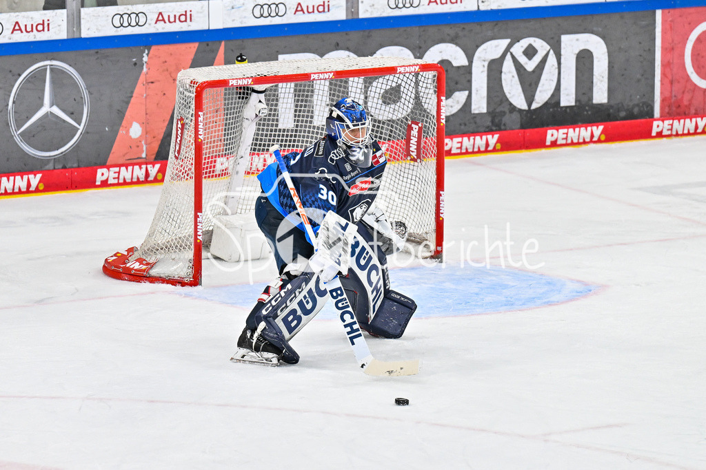 ERC Ingolstadt - Nuernberg Ice Tigers | am Puck ERC Keeper Christian HELJANKO (ERC Ingolstadt 30) / Einzelfoto / Freisteller / DEL: ERC Ingolstadt - Nuernberg Ice Tigers, Saturn Arena am 21.03.2025