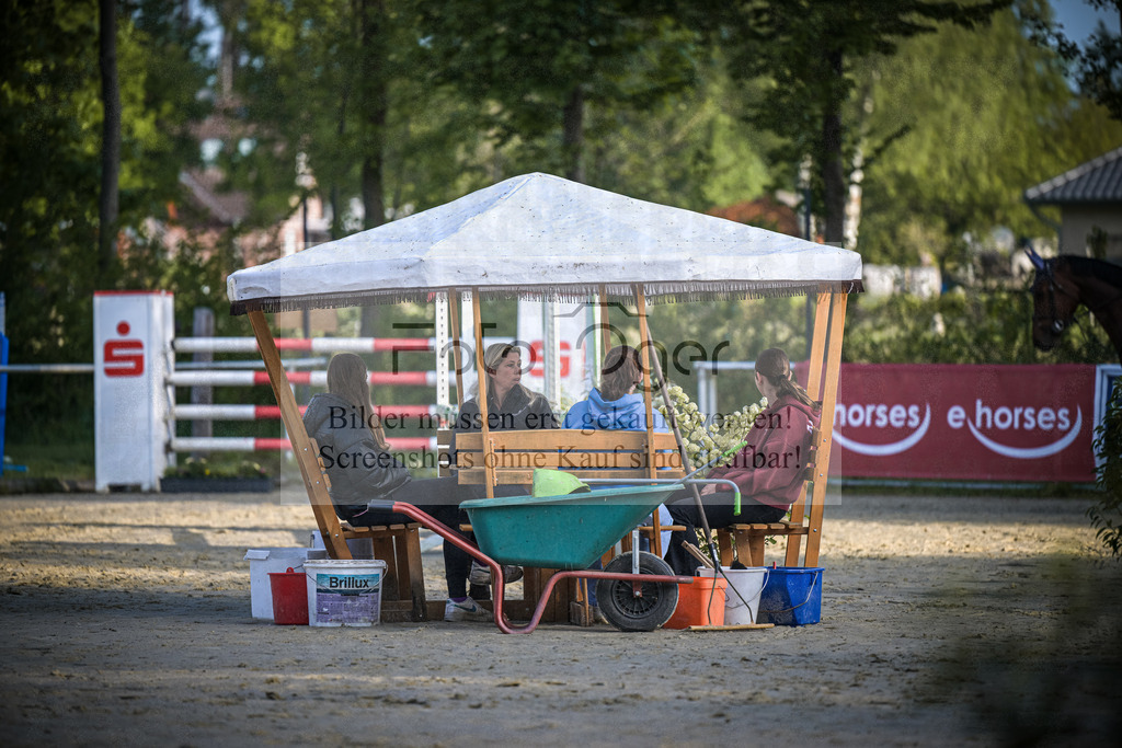 DOS_3619 | Entdecke hochwertige Reitturnierfotos von Foto Oger. Professionell, emotional und authentisch – jetzt Lieblingsmomente im Shop bestellen.Deutschlandweite Turnierfotografie. - Realisiert mit Pictrs.com