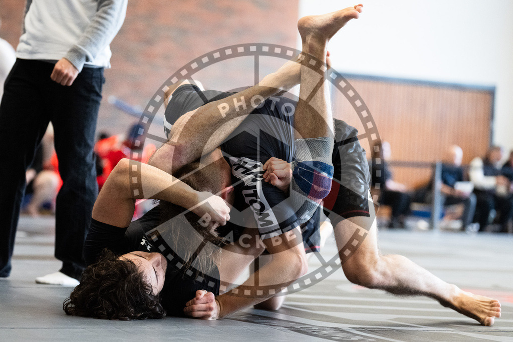 20251129PBB7902 | Fighters compete during the luta livre competition ILLCS XI winter edition on November 29, 2025 in Hannover, Germany.