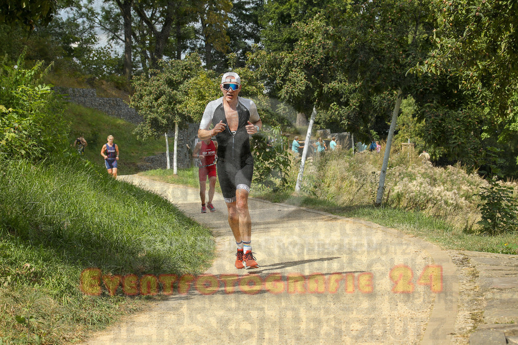 250824_1340_EX1_3186 | Sportfotografie im Rhein-Sieg Kreis, Köln, Bonn, NRW, Rheinland Pfalz, Hessen, etc. Unser Tätigkeitsfeld umfasst den Laufsport vom Volkslauf über den Marathon, Duathlon, Triathon bis zum Ultralauf wie Kölnpfad Ultra oder Schindertrail.