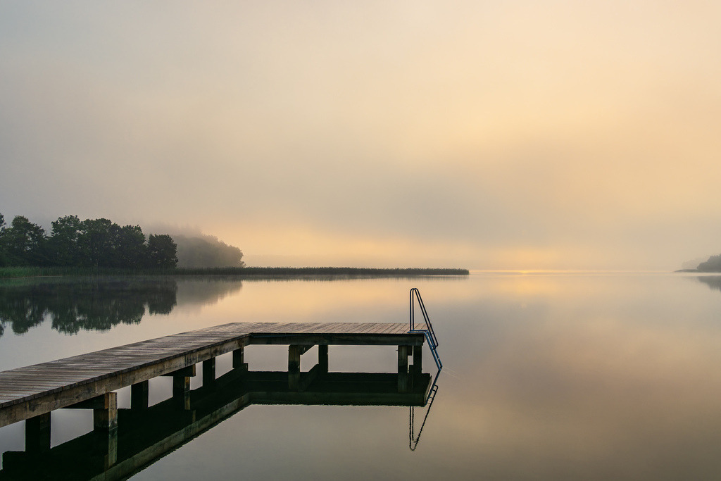 Badesteg in Seedorf am Schaalsee im Sonnenaufgang | Badesteg in Seedorf am Schaalsee im Sonnenaufgang.