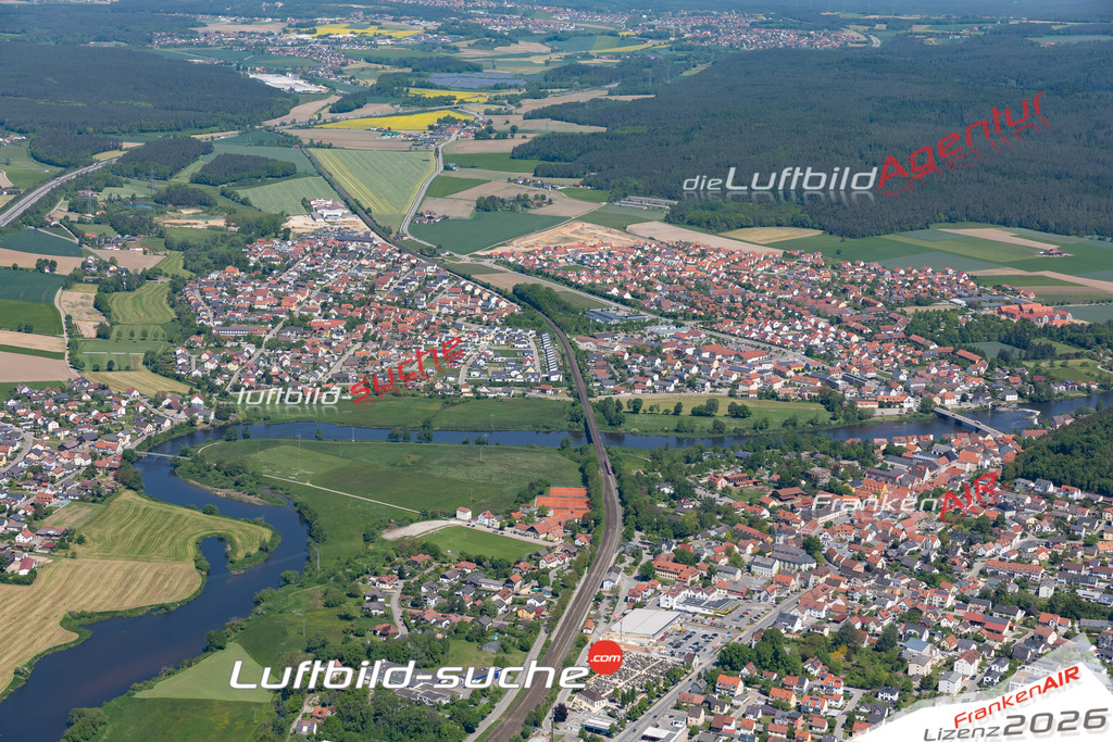 Die Luftaufnahme Diesenbach - Regenstauf wurde 2021 mittels Flugzeug (keine Drohne) erstellt. Hohe Auflösung -für große Poster und Wandbilder geeignet!