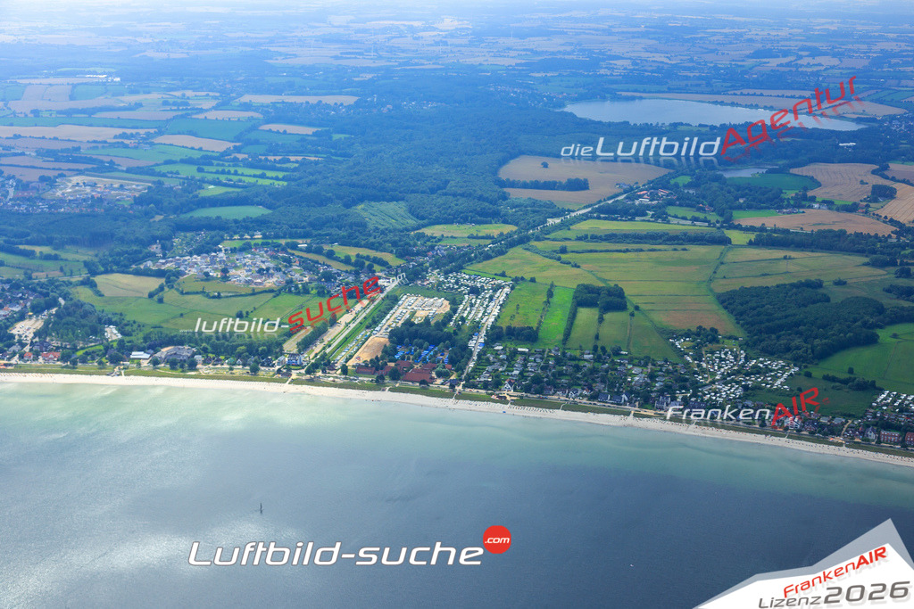 Die Luftaufnahme der Stadt Scharbeutz wurde vom UL-Flugzeug heraus erstellt ( keine Drohne )- hohe Auflösung für beste Qualität