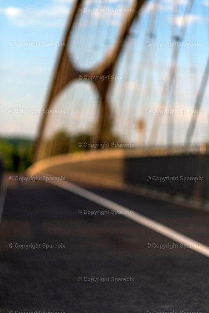 CRO_Bridges45_Bokeh | sparepix - Realisiert mit Pictrs.com