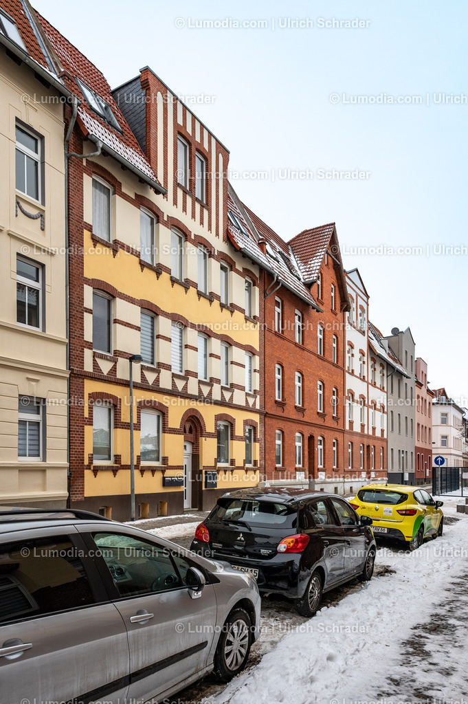 10049-13964 - Feldstraße in Halberstadt | Stockfoto und Bilderpool mit Bildmaterial aus Deutschland, dem Harz, Halberstadt, Quedlinburg, Wernigerode und weltweit. Qualitativ hochwertige und professionelle Fotos anschauen und kaufen. - Realisiert mit Pictrs.com