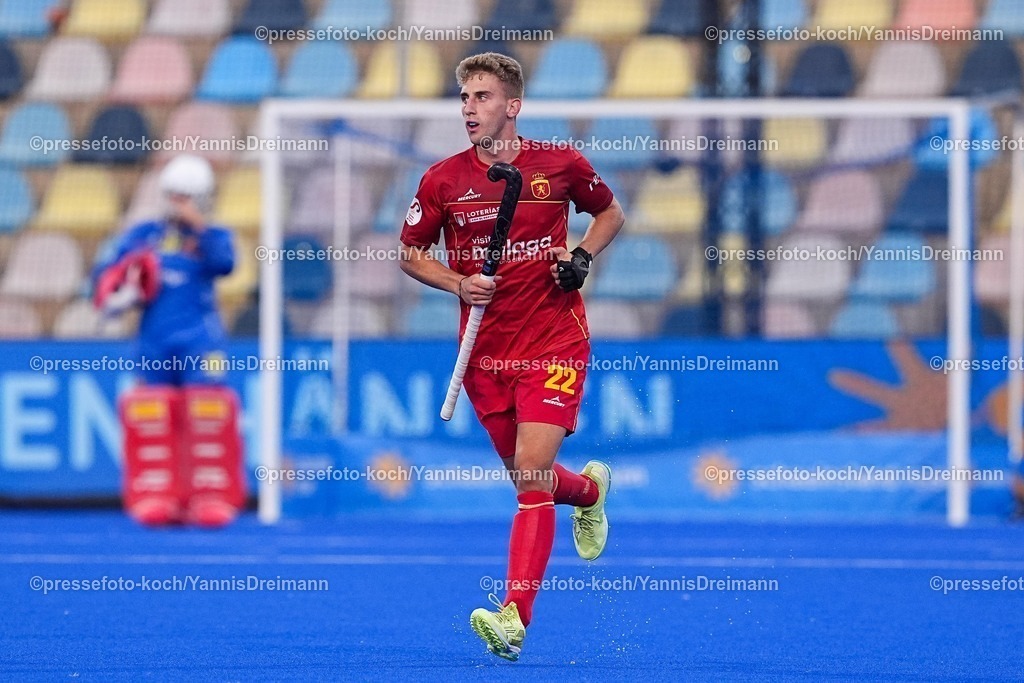 xydrx10082505051 | 10.08.2025, xydrx, Herren EuroHockey Championship 2025, Gruppenphase, Gruppe A, Spanien - Österreich, Sparkassenpark Mönchengladbach: Pol Cabre Verdiell (ESP #22)