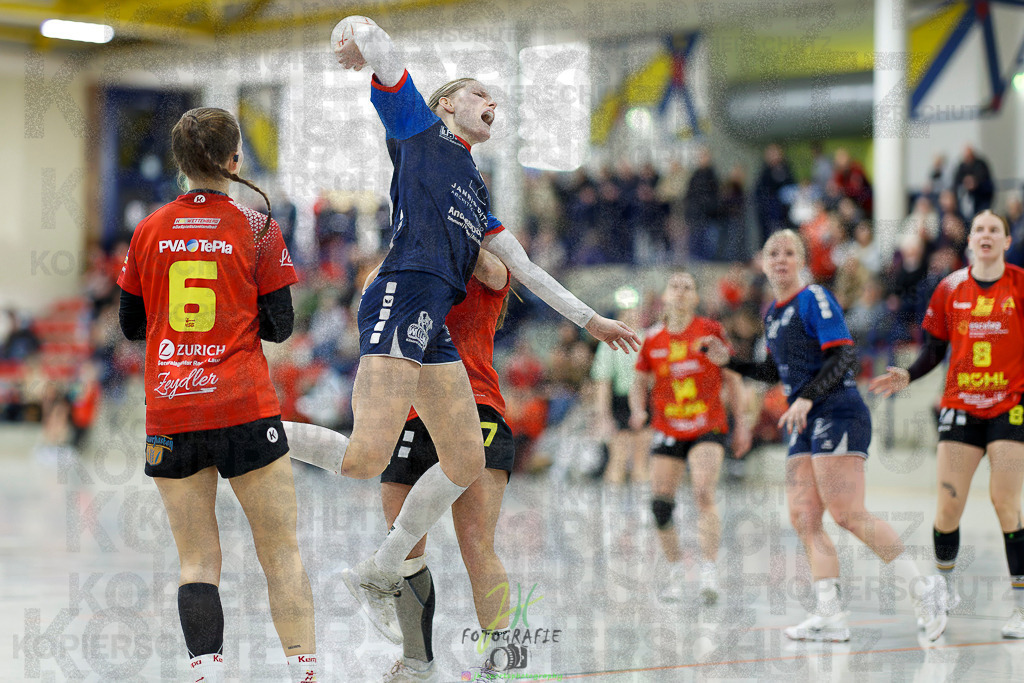 Frauen Regionalliga (HHV); HSG Wettenberg - TV Hüttenberg | Frauen Regionalliga (HHV); HSG Wettenberg - TV Hüttenberg am 06.12.2025 in Launsbach (Wettenberg) (Halle GS Launsbach (Wettenberg))Photo © 2025 - Jörg Heinrich - Realisiert mit Pictrs.com