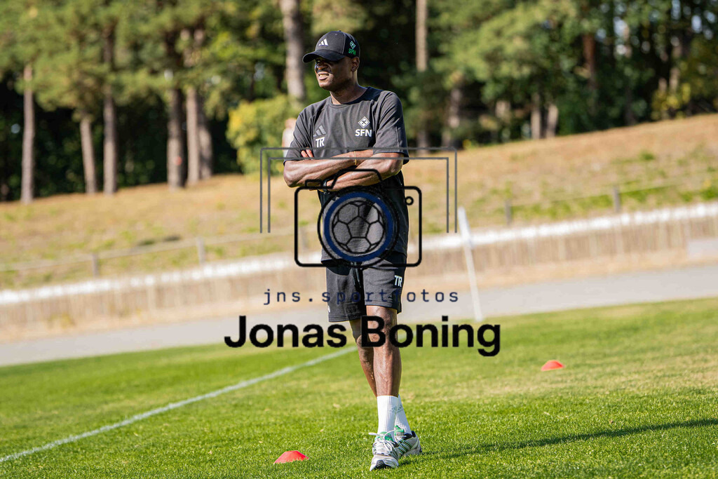 Fußball I Herren I Saison 2026-2027 I Bezirksliga Weser-Ems 4  I 1. Spieltag I SFN Vechta - SV Molbergen I 16524 | jns.sportfotos - Realisiert mit Pictrs.com