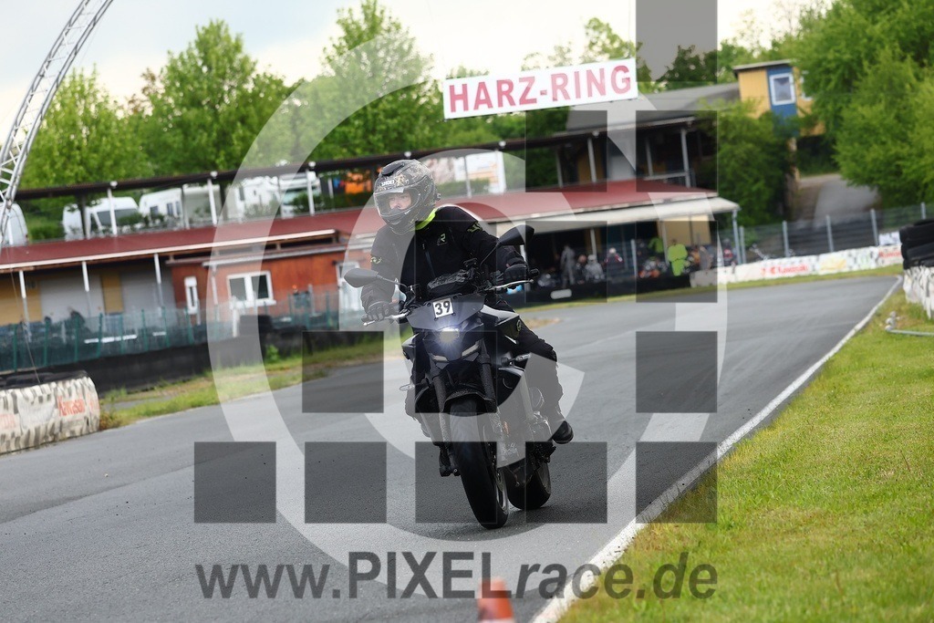 0039-20260513_01961 | Schöne Erinnerungen an spannende Momente - das festzuhalten ist unser Job. PIXELrace.de ist seit 2003 auf den Rennstrecken Europas unterwegs um die Action draußen beim Fahren und die wunderbare Stimmung imm Fahrerlager für euch einzufangen.