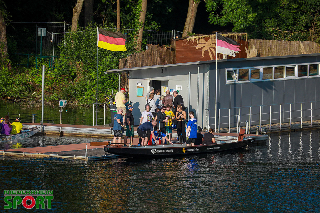 Drachenboot-Training_Wedau110625_003 | Bildergalerie von Sport-Ereignissen aber auch von weiteren spannenden Dingen - nicht nur vom Niederrhein. In Anlehnung an den bekannten Spruch von Hanns Dieter Hüsch heißt das Motto: "Niederrhein ist überall".  - Realisiert mit Pictrs.com