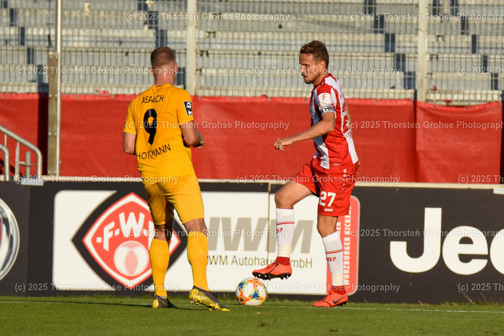 Fussball, 3. Liga, Wuerzburg Kickers vs. SG Sonnenhof Grossaspach, 30.07.2019 | Fussball, 3. Liga, Wuerzburg Kickers vs. SG Sonnenhof Grossaspach, 30.07.2019; in der Flyeralarm ARENA in Wuerzburg, (Deutschland)

Bild:  Sebastian Schuppan 27 (Wuerzburger Kickers), Eric Hottmann 9 (SG Sonnenhof Grossaspach)

DFL REGULATIONS PROHIBIT ANY USE OF PHOTOGRAPHS as IMAGE SEQUENCES and/or QUASI-VIDEO. - Realisiert mit Pictrs.com
