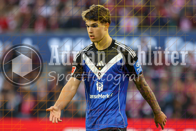 1. FC Köln vs Hamburger SV - 1. Bundesliga  | Köln, Deutschland, 02.11.25:   Luka Vuskovic (Hamburger SV) gestikuliert, Gestik  waehrend des Spiels der Bundesliga zwischen  1. FC Köln vs Hamburger SV in der RheinEnergieStadion(Foto von Brauer-Fotoagentur / Adrian Schlueter)