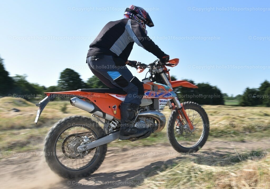 DSC_0006 (2) | Sportfotografie , Motorsport, Motoross, Reitsport, Mointainbike, Enduro,
Landschaft , Outdoor, Eventfotografie, Landschaft, Bilder online bestellen - Realisiert mit Pictrs.com