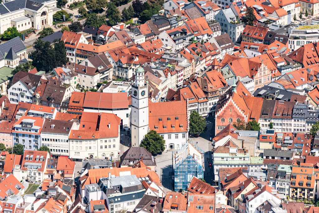 dr__0016164.jpg | RAVENSBURG 03.08.2018 Bauwerk des Aussichtsturmes Blaserturm Ravensburg in Ravensburg im Bundesland Baden-Württemberg, Deutschland. // Structure of the observation tower Blaserturm Ravensburg in Ravensburg in the state Baden-Wurttemberg, Germany. Foto: Daniel Reiter