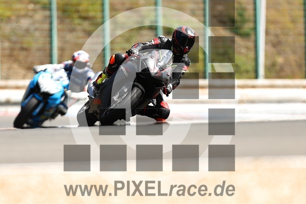 top-20250829_02161 | Schöne Erinnerungen an spannende Momente - das festzuhalten ist unser Job. PIXELrace.de ist seit 2003 auf den Rennstrecken Europas unterwegs um die Action draußen beim Fahren und die wunderbare Stimmung imm Fahrerlager für euch einzufangen.