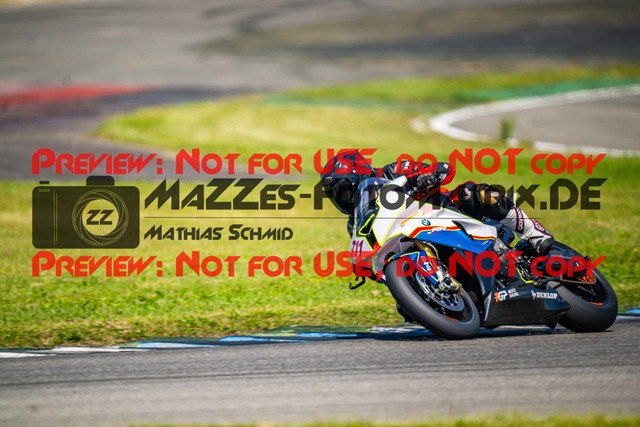 MaZZes_FotoMatrix_240520_6007705_3867 | GELB