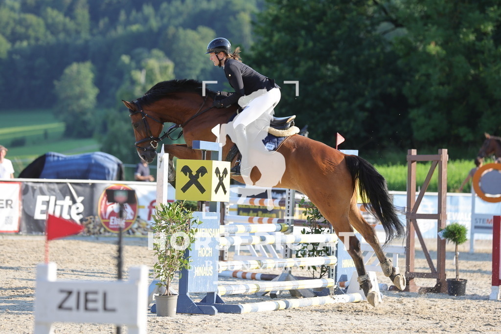 0P6A7040 | Willkommen bei Brunnmayr - Design & Fotografie – Ihrem Spezialisten für Reitturniere und Pferdeveranstaltungen in Oberösterreich, Salzburg und Bayern! Seit über 17 Jahren sind wir leidenschaftlich dabei.
