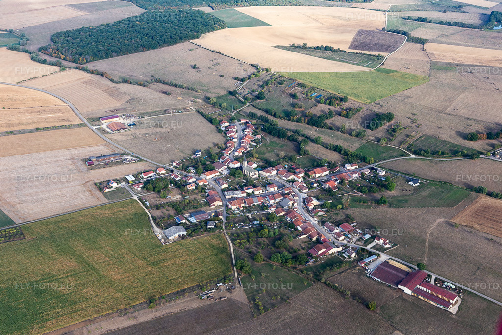 Vue aérienne: Aéroport d'Épinal-Mirecourt à Juvaincourt dans le département Vosges, France. Photo: IMG_118476.jpg prise le 16/09/2019 par Werner Riehm/FLY-FOTO.eu – Résolution de l'original: 4807 x 3205 px