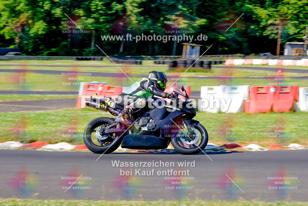 _MOT8900 | Hier findet Ihr Bilder von Touristenfahrten auf der Nürburgring Nordschleife oder von anderen Veranstaltungen die ich besucht habe. Viel Spass beim Durch Schauen 