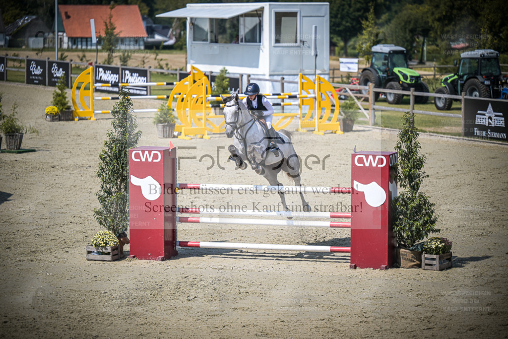 DOS_1184 | Entdecke hochwertige Reitturnierfotos von Foto Oger. Professionell, emotional und authentisch – jetzt Lieblingsmomente im Shop bestellen. - Realisiert mit Pictrs.com