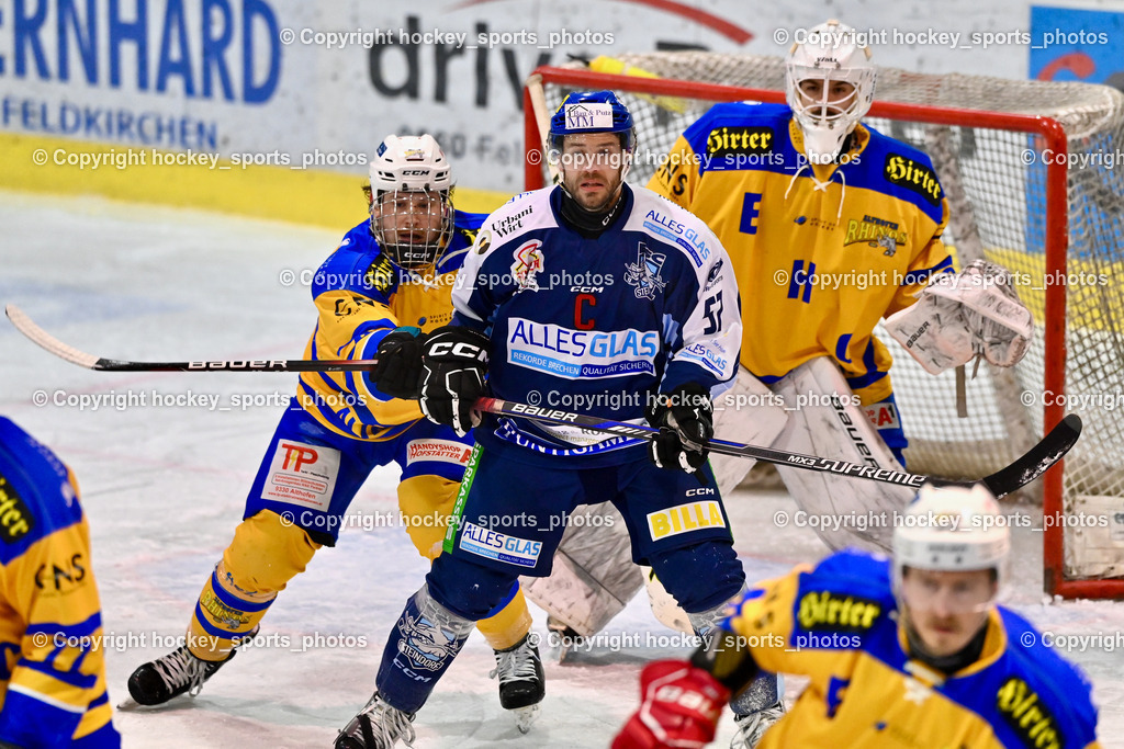 ESC SOCCERZONE STEINDORF vs. 1. EHC ALTHOFEN | #57 Wilfan Franz ESC Steindorf, #92 Jagarinec Jakob 1. EHC Althofen, #31 Horn Fabian 1. EHC ALTHOFEN, ESC SOCCERZONE STEINDORF vs. 1. EHC ALTHOFEN, ESC SOCCERZONE STEINDORF vs. 1. EHC ALTHOFEN am 28.02.2025 in Steindorf (Ossiachersee Halle), Austria, (Photo by Bernd Stefan)