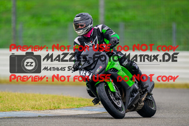 MaZZes_Fotomatrix_20240923_6007705_2369 | Fotograf Mathias Schmid
Sportfotograf,
Eventfotograf,
Hochzeitsfotograf,
Portraitfotograf