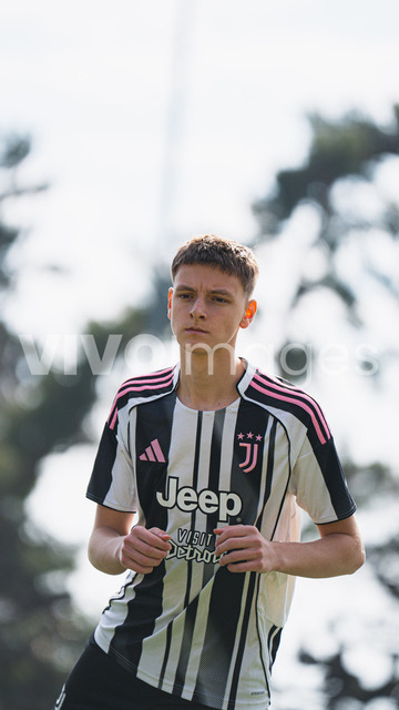 juv_lut_fmachado-0024 | Images from the Juniors B match between Juventus Academy and FC Lutry, played on 18 March 2026 in Lutry, Switzerland, featuring players, coaching staff and match action throughout the game.