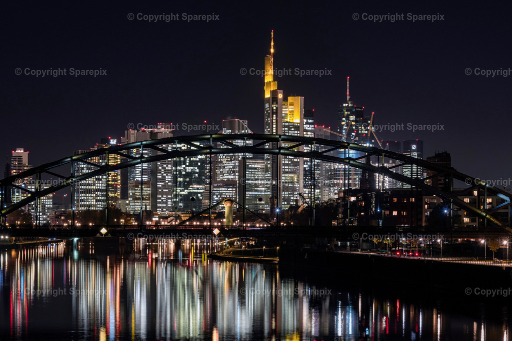 PAR_Skyline_Frankfurt_Night8 | sparepix - Realisiert mit Pictrs.com