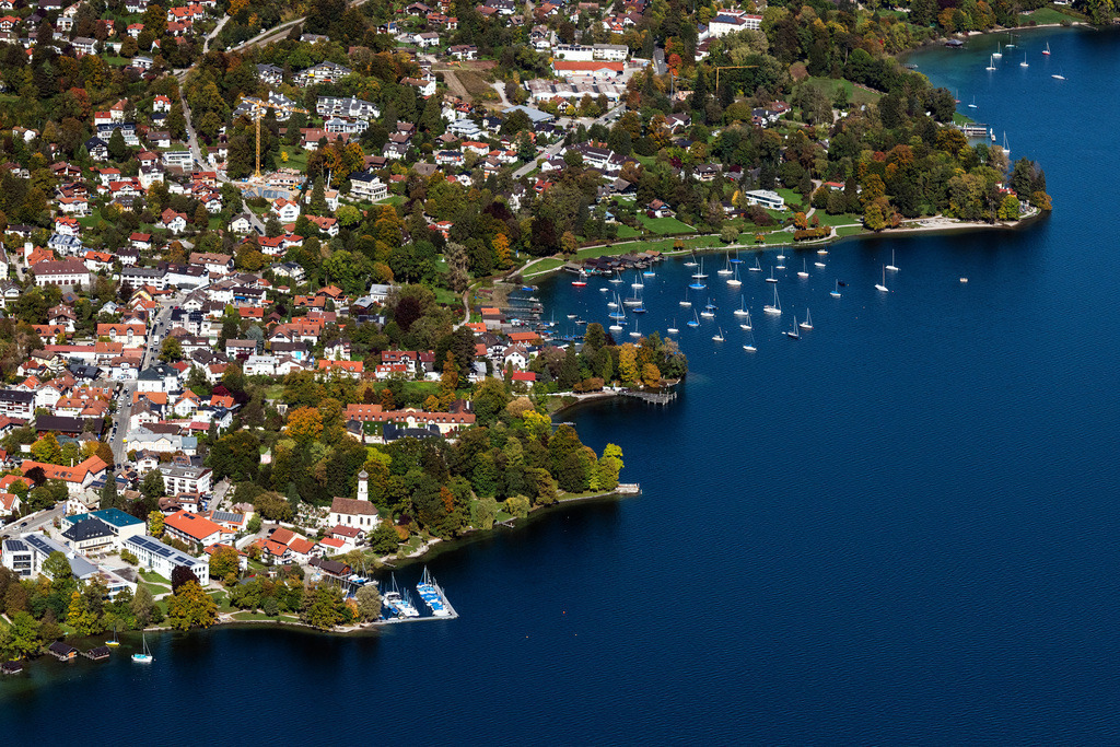 dr__0038757.jpg | TUTZING 11.10.2019 Uferbereiche am Seegebiet des Starnberger See in Tutzing im Bundesland Bayern. // Riparian areas on the lake area of Starnberger See in Tutzing in the state Bavaria. Foto: Daniel Reiter