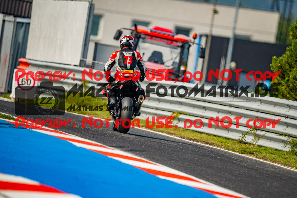 MaZZes_Fotomatrix_20250913_6007705_1973 | GELB