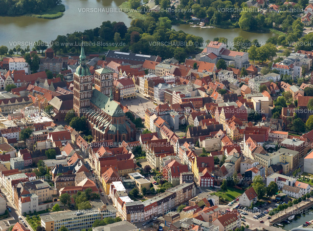 Stralsund12081986 | Stralsund, mit der von Wasser umgebenen Altstadtinsel am Strelasund, Kirche St.Nikolai,  Stralsund, Ostsee, Mecklenburg-Vorpommern, Deutschland, Europa