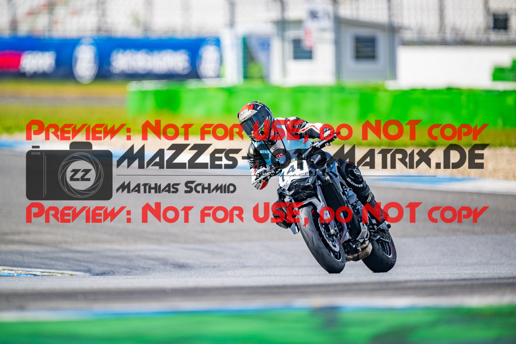 MaZZes_FotoMatrix_240701_6007705_0079 | INST