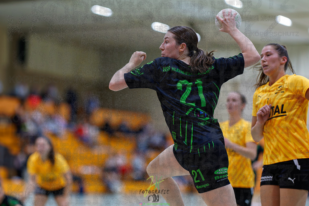 Frauen Oberliga Mitte (HHV); HSG Kleenheim/Langgöns II - HSG Eibelshausen/Ewersbach | Frauen Oberliga Mitte (HHV); HSG Kleenheim/Langgöns II - HSG Eibelshausen/Ewersbach am 01.11.2025 in Oberkleen (Weidig-Halle)Photo © 2025 - Jörg Heinrich - Realisiert mit Pictrs.com